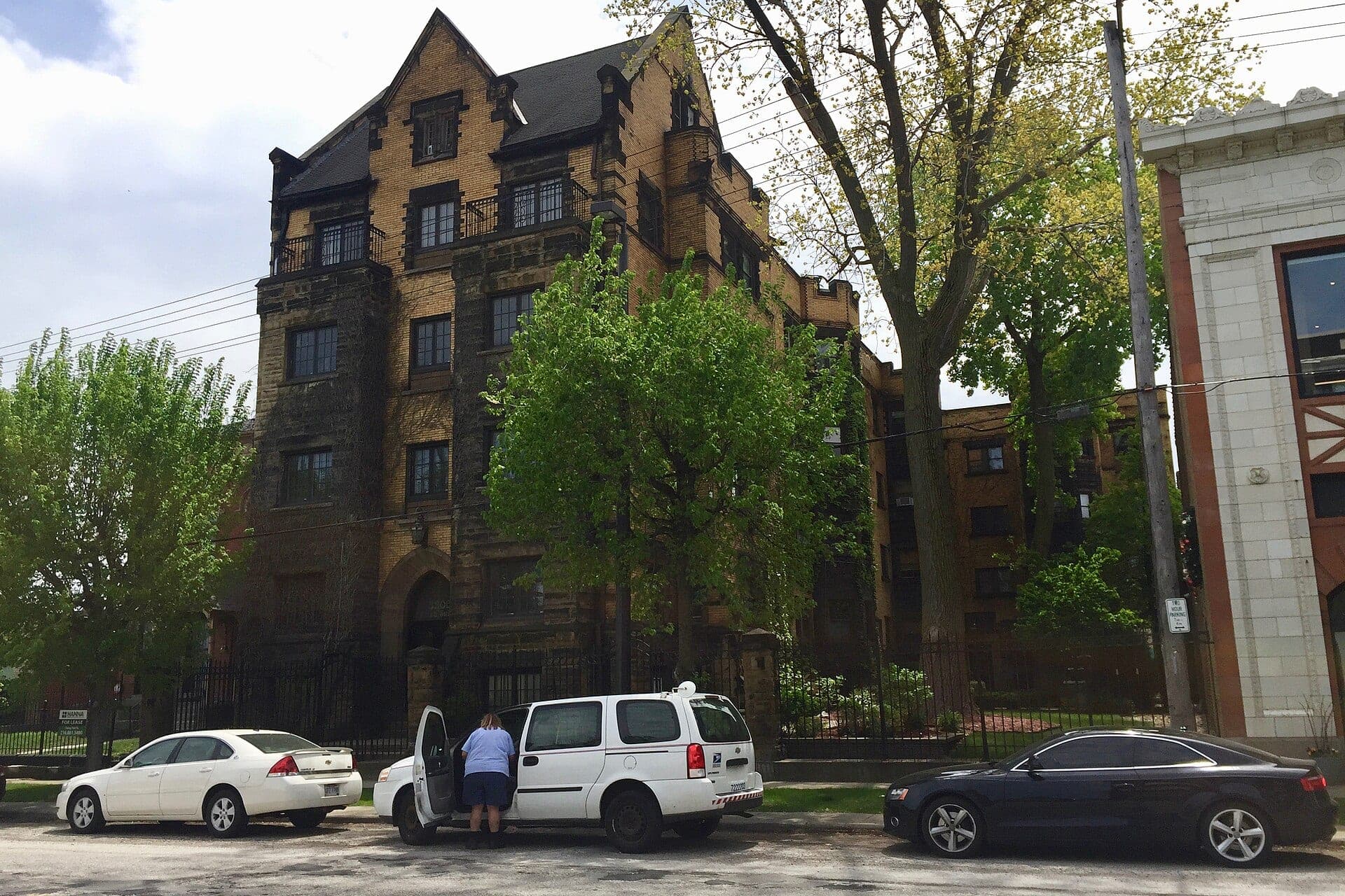 Courtyard apartments
