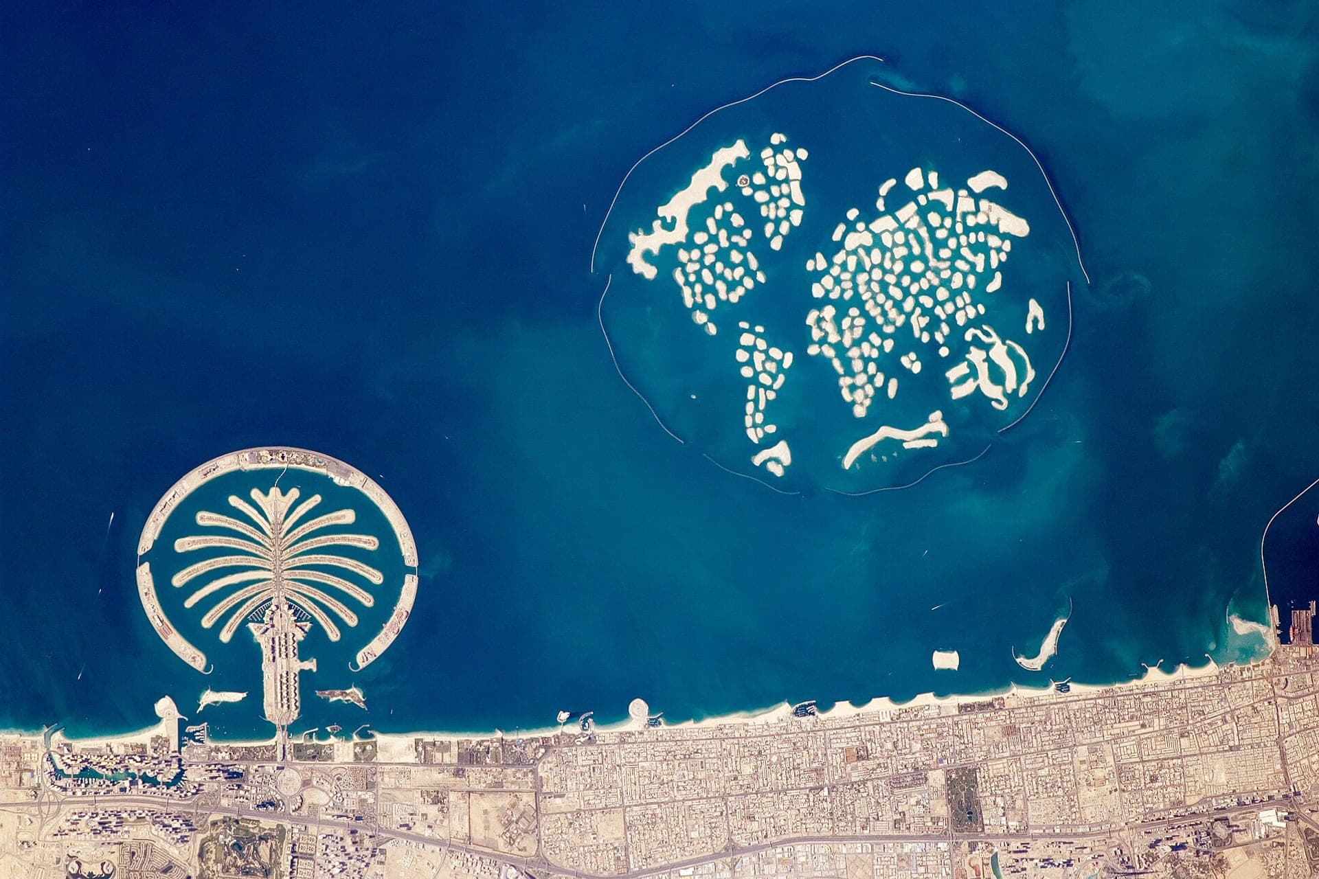 Palm-shaped island